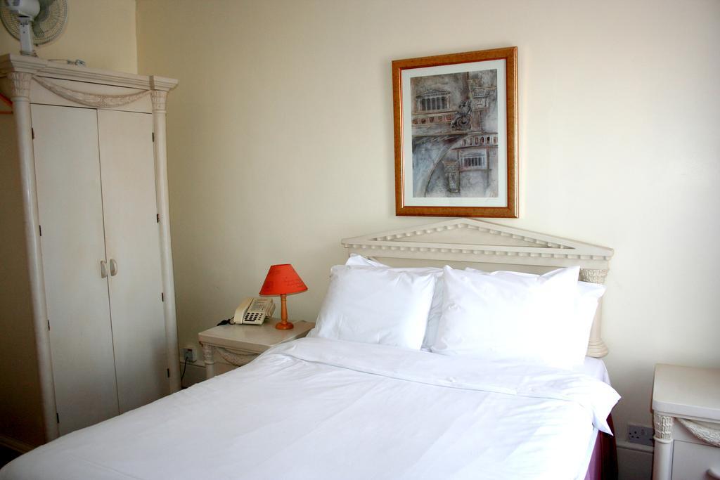 Ilfracombe House Hotel - Near Cliffs Pavilion Southend-on-Sea Bilik gambar